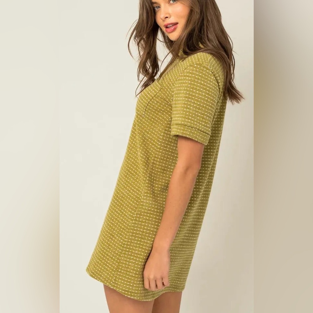 GILLI
Mini Dress Short Sleeve Collar Button Down Knit in Green/Ivory - Picture 5 of 7